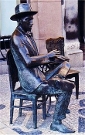 Escultura de Fernando Pessoa por Lagoa Henriques